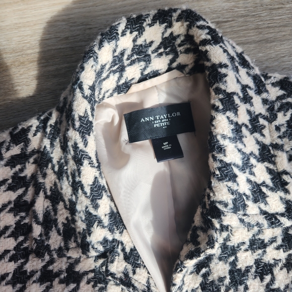 Houndstooth Ann Taylor blazer - Picture 2 of 6